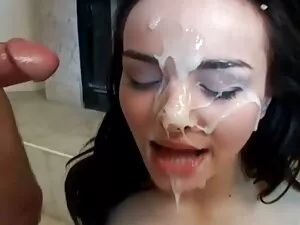 Sumisa tetona novia  ...